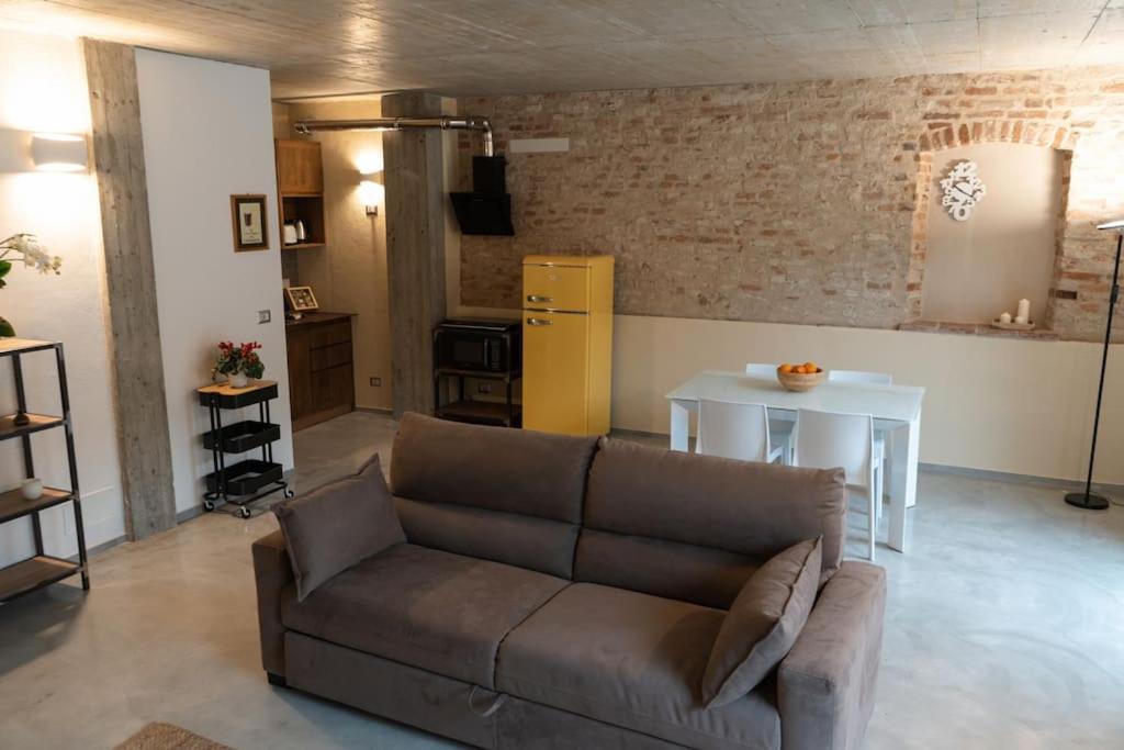 Apartment Centro Storico Recinto Dei Nobili 2-private Parking Asti